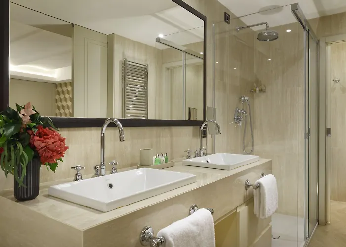 Acomodação com café da manhã  Margutta 54 Luxury 4*